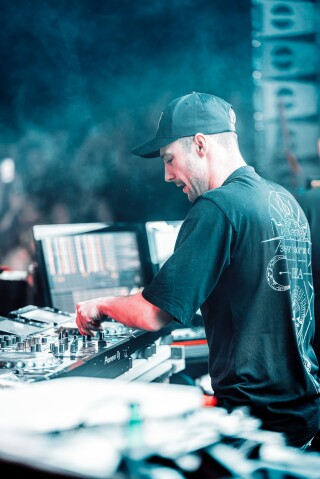 20250406-2F2A1594-min