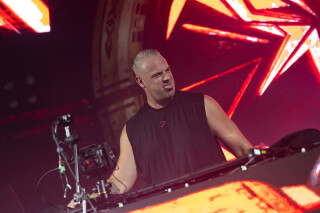 Hard Boat Festival by Wanyama-photo LR-20915