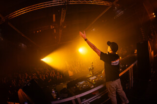 Hard Boat Festival by Wanyama-photo LR-14186