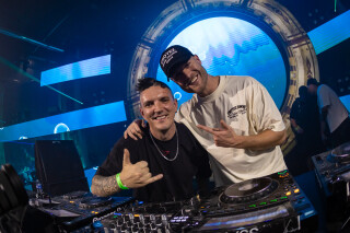 Hard Boat Festival by Wanyama-photo LR-17596