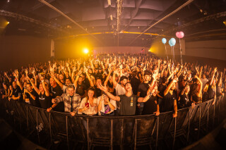 Hard Boat Festival by Wanyama-photo LR-14736