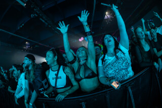 Hard Boat Festival by Wanyama-photo LR-15624