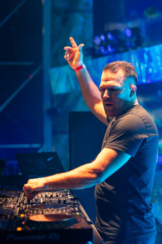 Hard Boat Festival by Wanyama-photo LR-28487