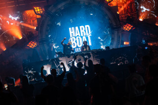 Hard Boat Festival by Wanyama-photo LR-28423