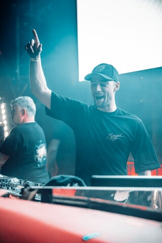 20250406-2F2A1920-min