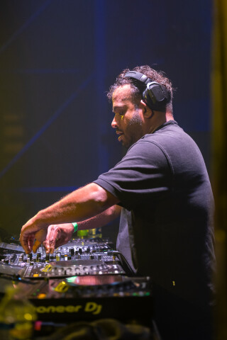 Hard Boat Festival by Wanyama-photo LR-29179