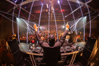 Hard Boat Festival by Wanyama-photo LR-16117