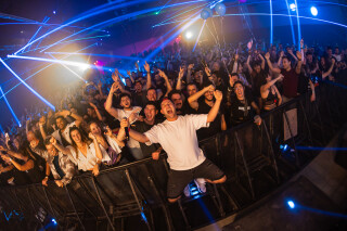 Hard Boat Festival by Wanyama-photo LR-14755