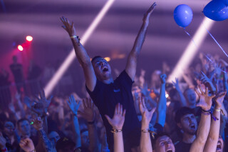 Hard Boat Festival by Wanyama-photo LR-29210