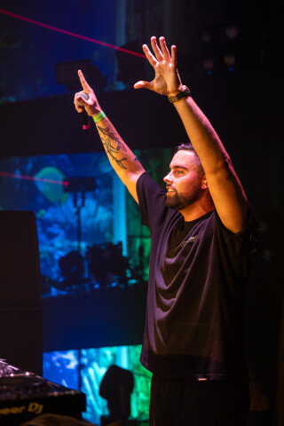 Hard Boat Festival by Wanyama-photo LR-29312