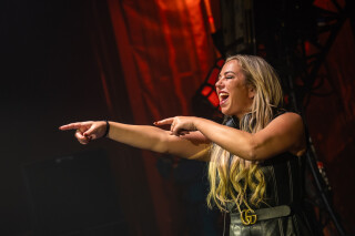 Hard Boat Festival by Wanyama-photo LR-29264