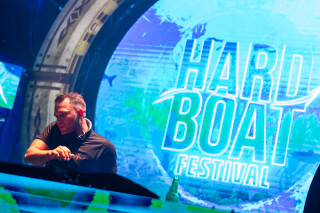 Hard Boat Festival by Wanyama-photo LR-28508
