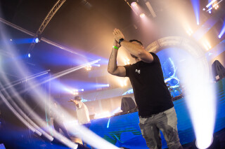 Hard Boat Festival by Wanyama-photo LR-15491