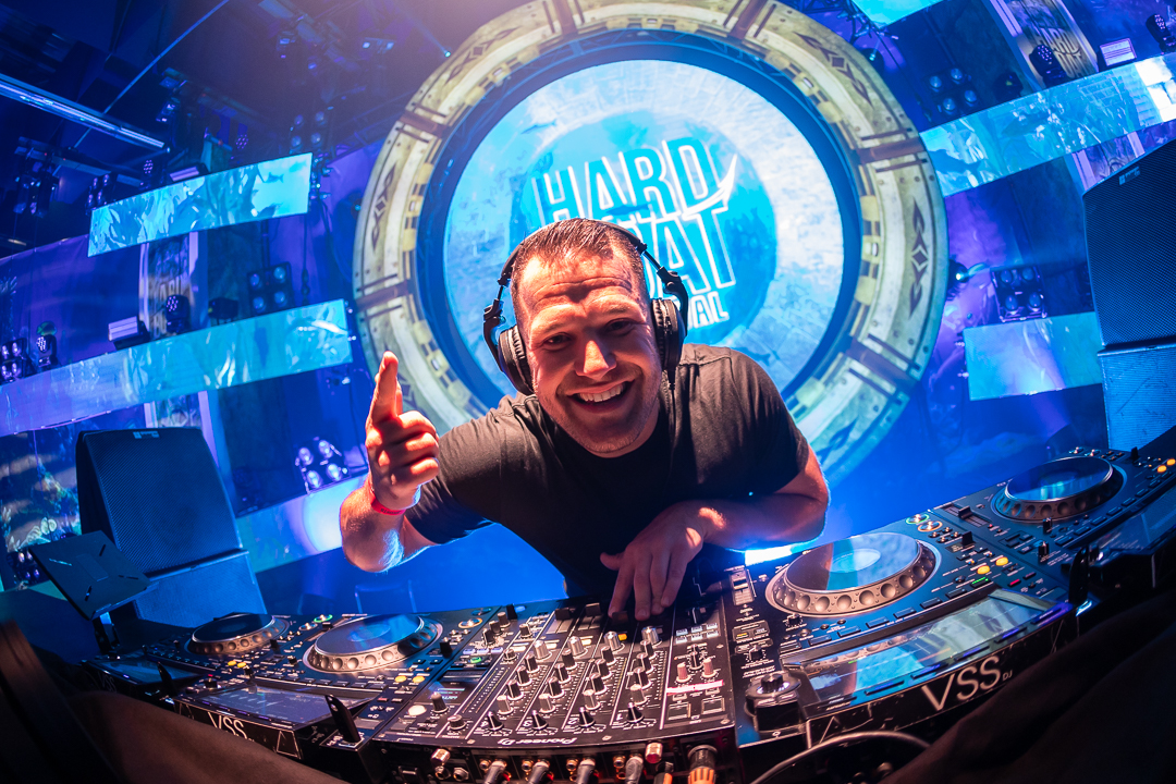 Hard Boat Festival by Wanyama-photo LR-13965