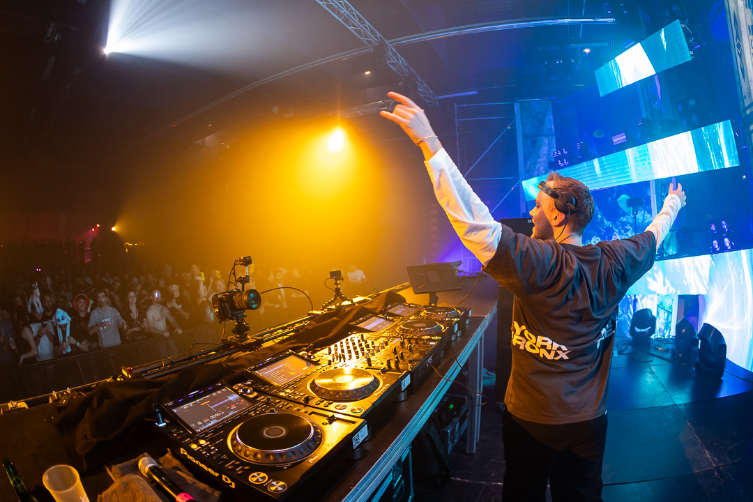 Hard Boat Festival by Wanyama-photo LR-14081