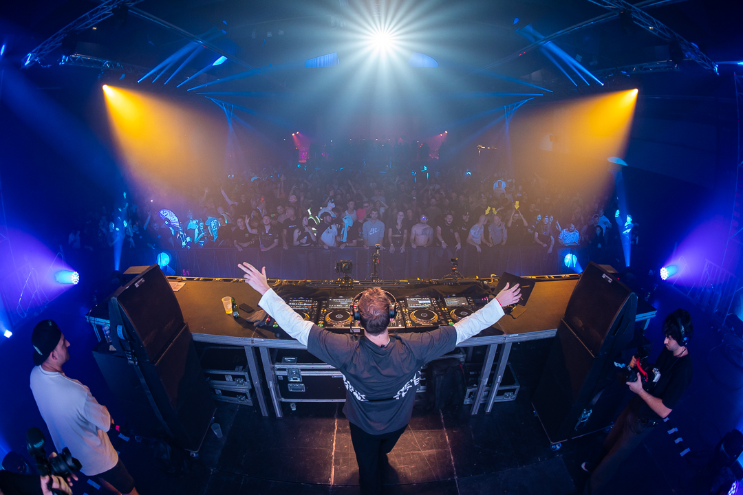 Hard Boat Festival by Wanyama-photo LR-14092