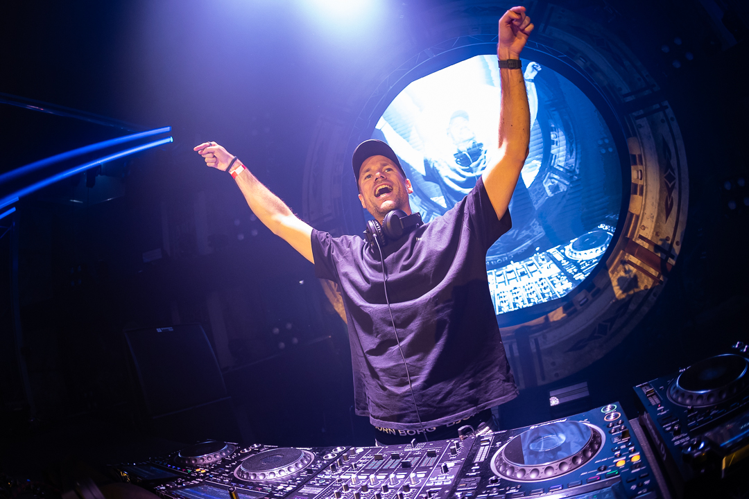 Hard Boat Festival by Wanyama-photo LR-14152