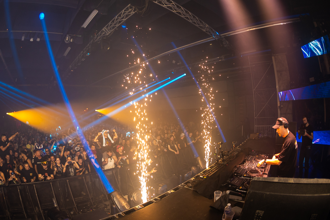 Hard Boat Festival by Wanyama-photo LR-14219