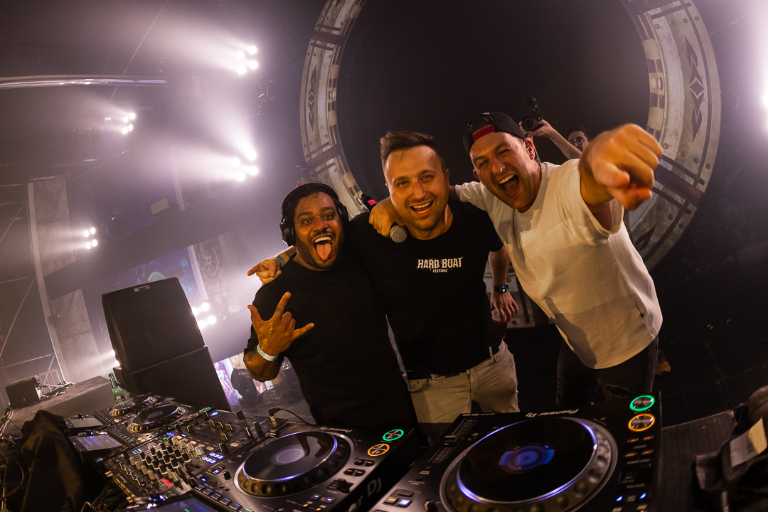 Hard Boat Festival by Wanyama-photo LR-14619