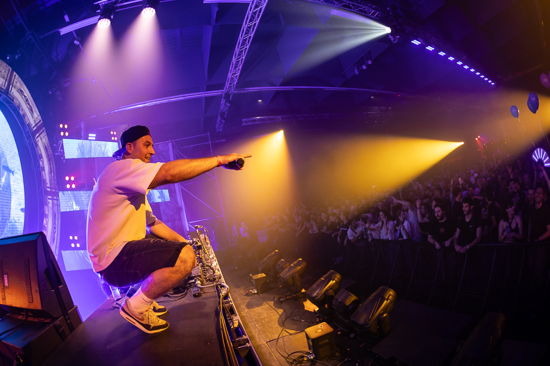 Hard Boat Festival by Wanyama-photo LR-14731