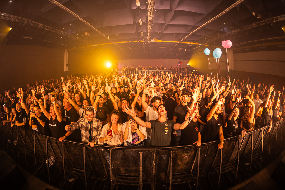 Hard Boat Festival by Wanyama-photo LR-14736