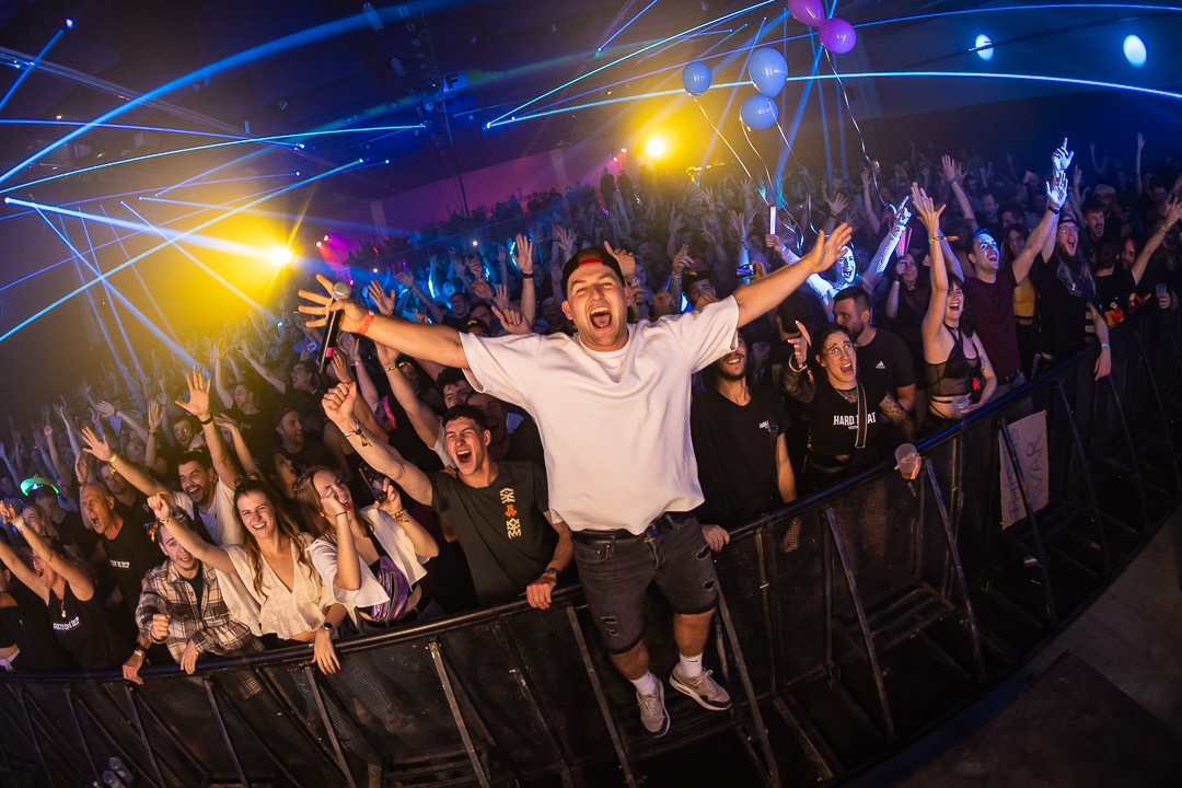 Hard Boat Festival by Wanyama-photo LR-14749