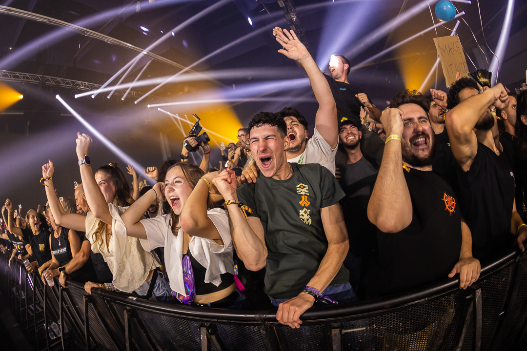 Hard Boat Festival by Wanyama-photo LR-14794