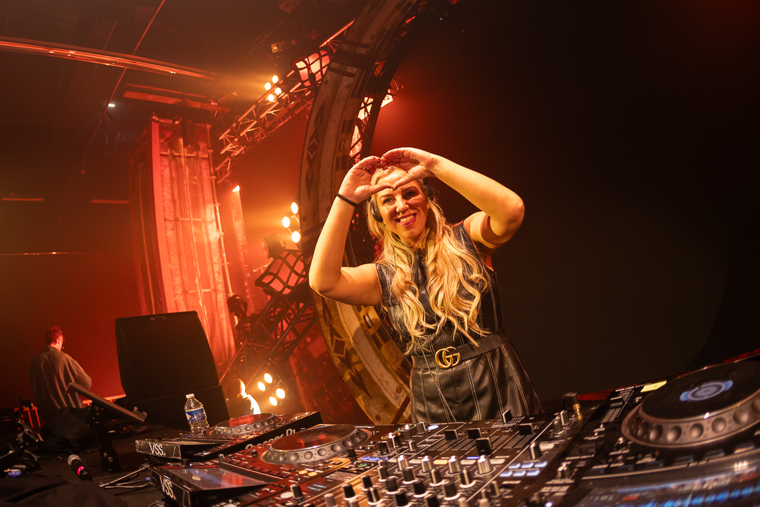 Hard Boat Festival by Wanyama-photo LR-14803