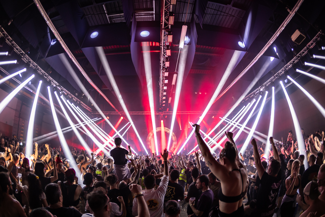 Hard Boat Festival by Wanyama-photo LR-15157