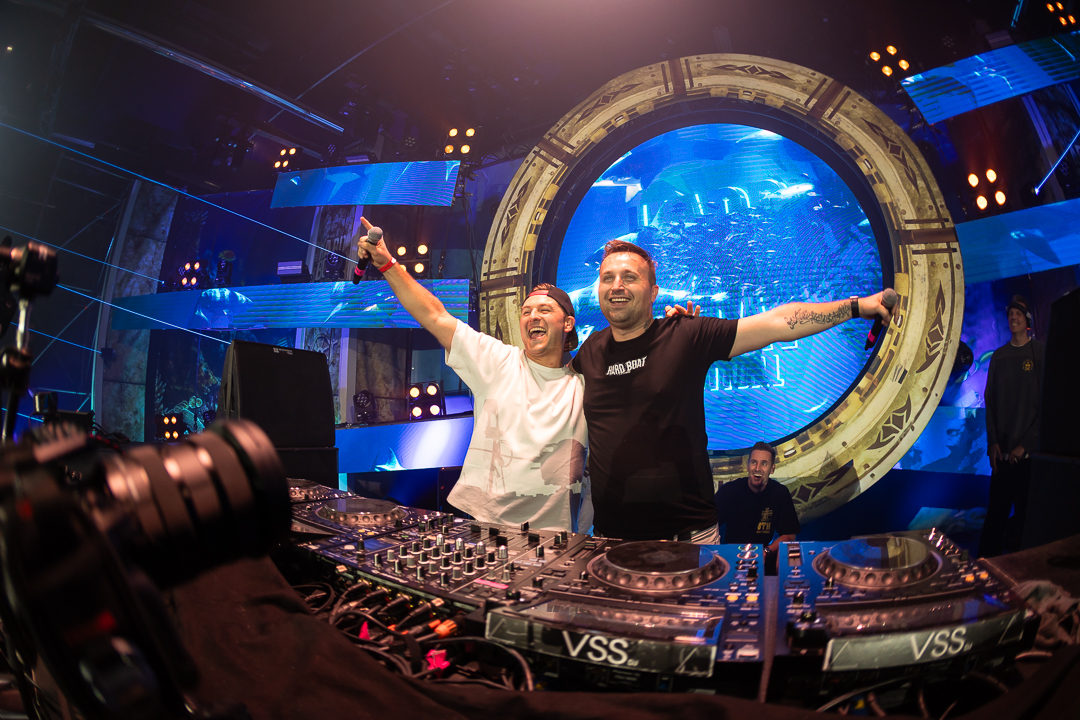 Hard Boat Festival by Wanyama-photo LR-15442