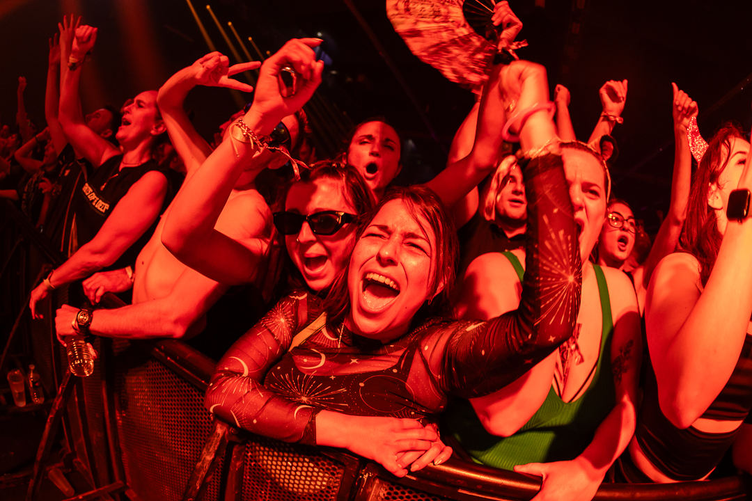 Hard Boat Festival by Wanyama-photo LR-15572