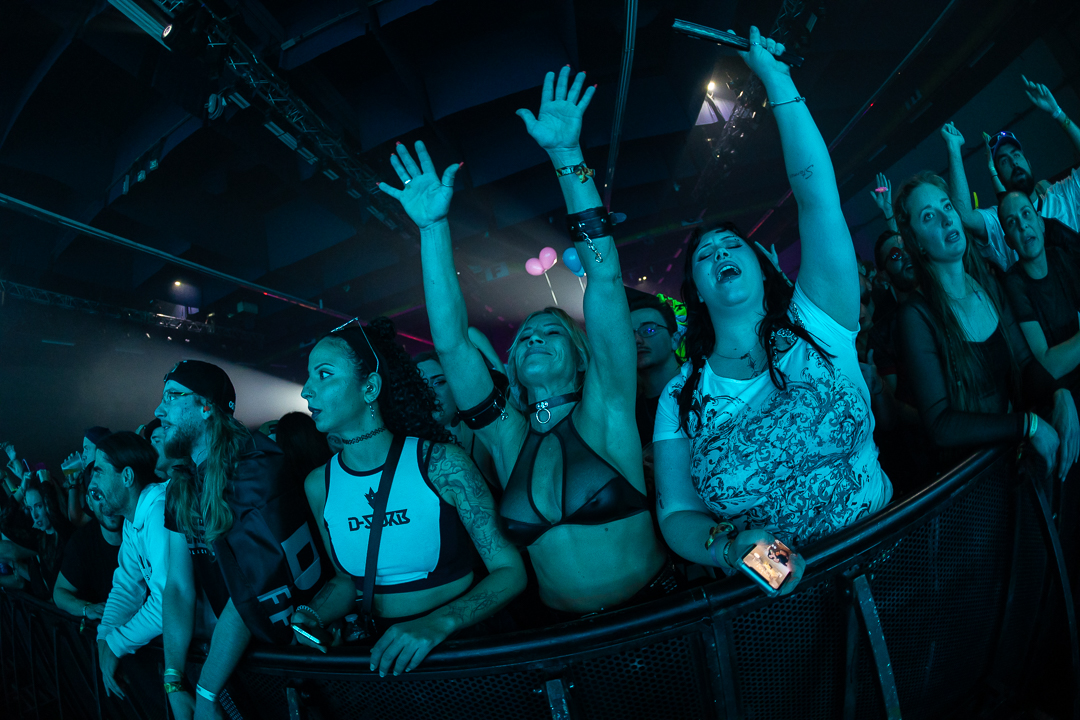 Hard Boat Festival by Wanyama-photo LR-15624