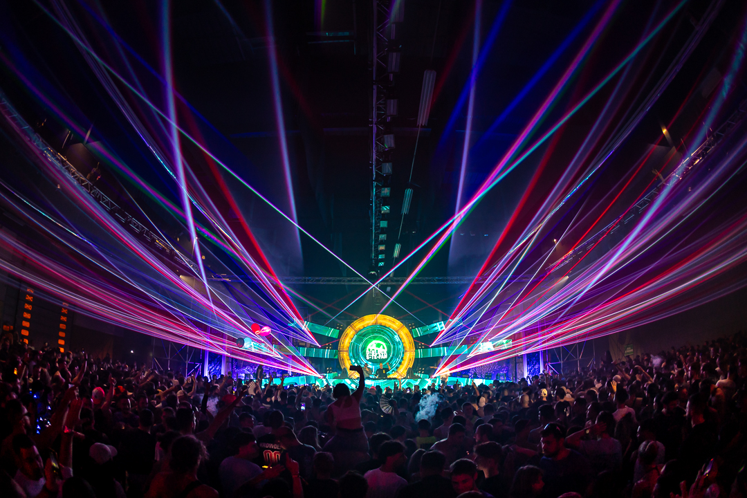 Hard Boat Festival by Wanyama-photo LR-15690