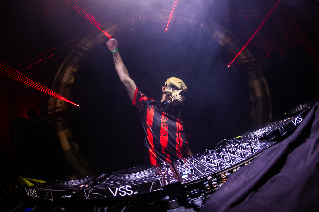 Hard Boat Festival by Wanyama-photo LR-15751