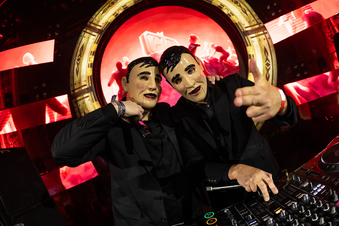 Hard Boat Festival by Wanyama-photo LR-16111