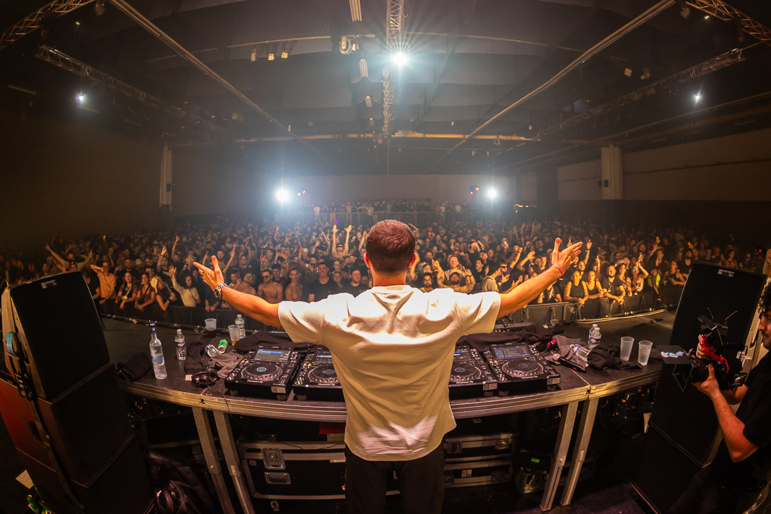 Hard Boat Festival by Wanyama-photo LR-16626