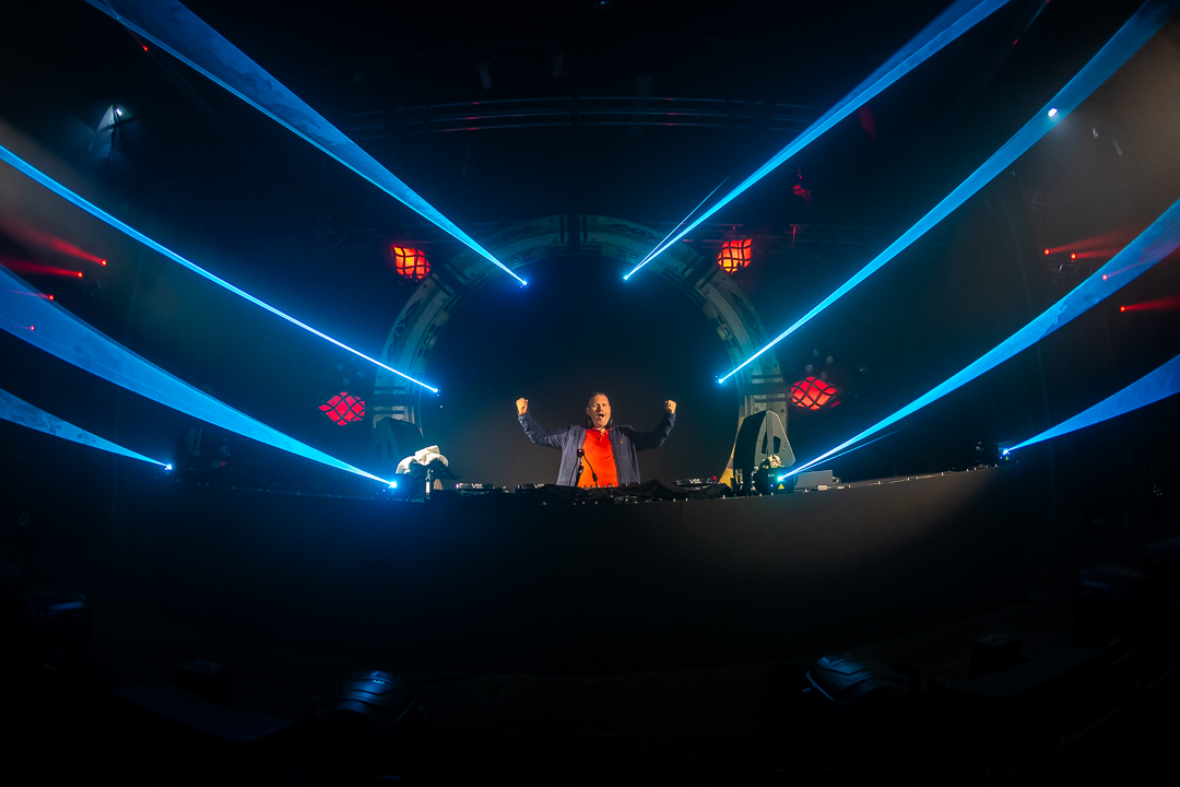 Hard Boat Festival by Wanyama-photo LR-16811