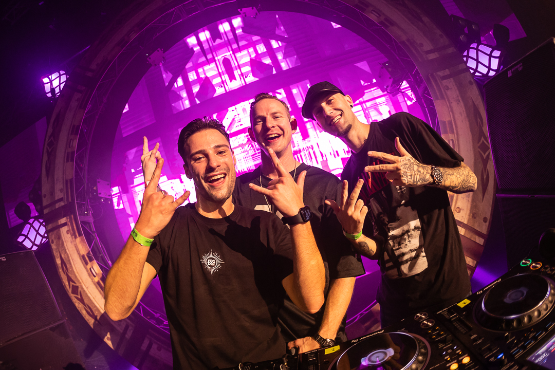 Hard Boat Festival by Wanyama-photo LR-17332