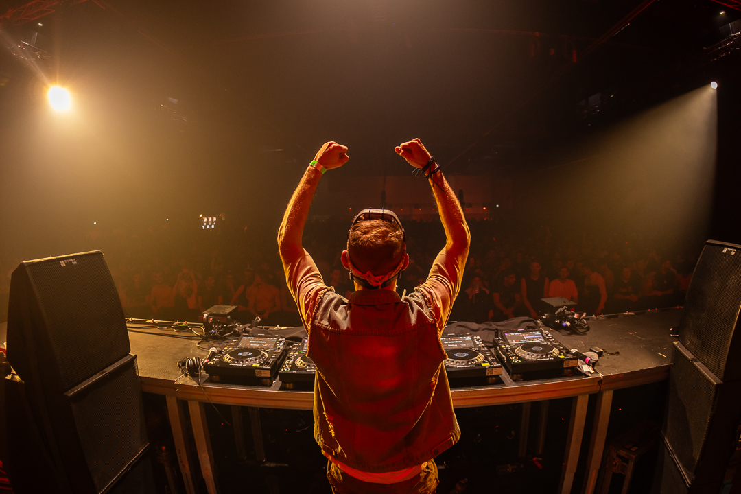 Hard Boat Festival by Wanyama-photo LR-17578