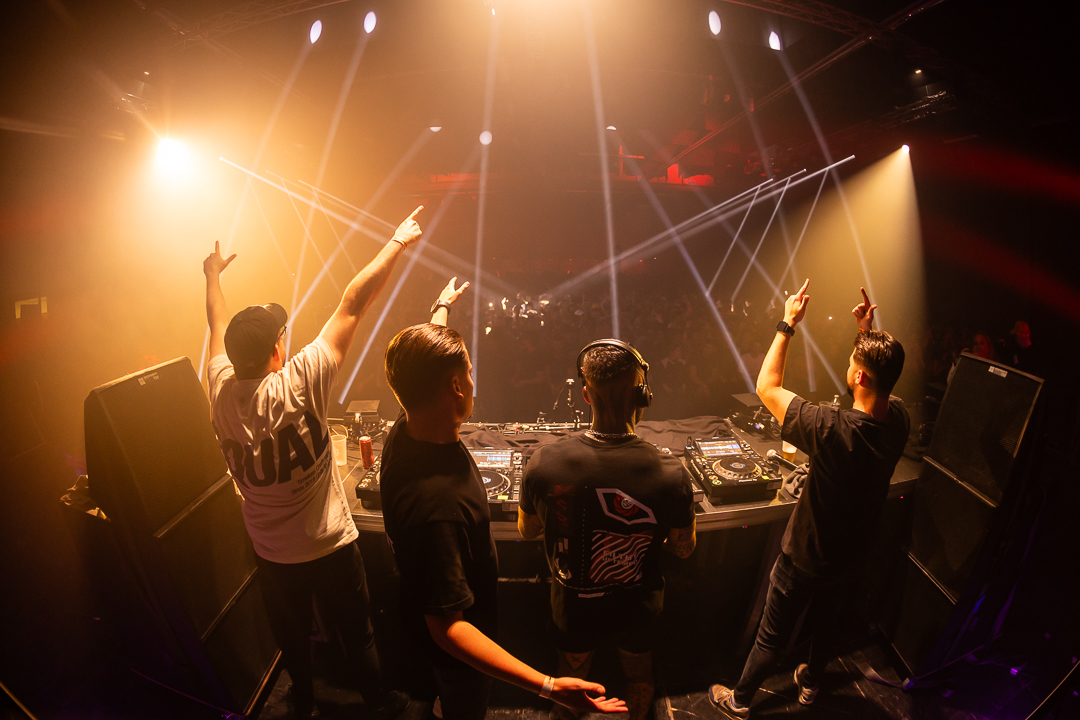 Hard Boat Festival by Wanyama-photo LR-17753