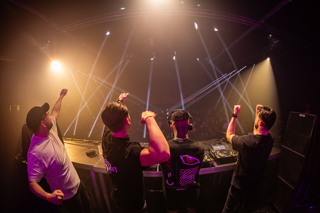 Hard Boat Festival by Wanyama-photo LR-17765