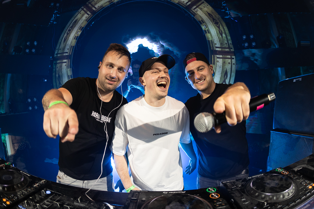 Hard Boat Festival by Wanyama-photo LR-17943