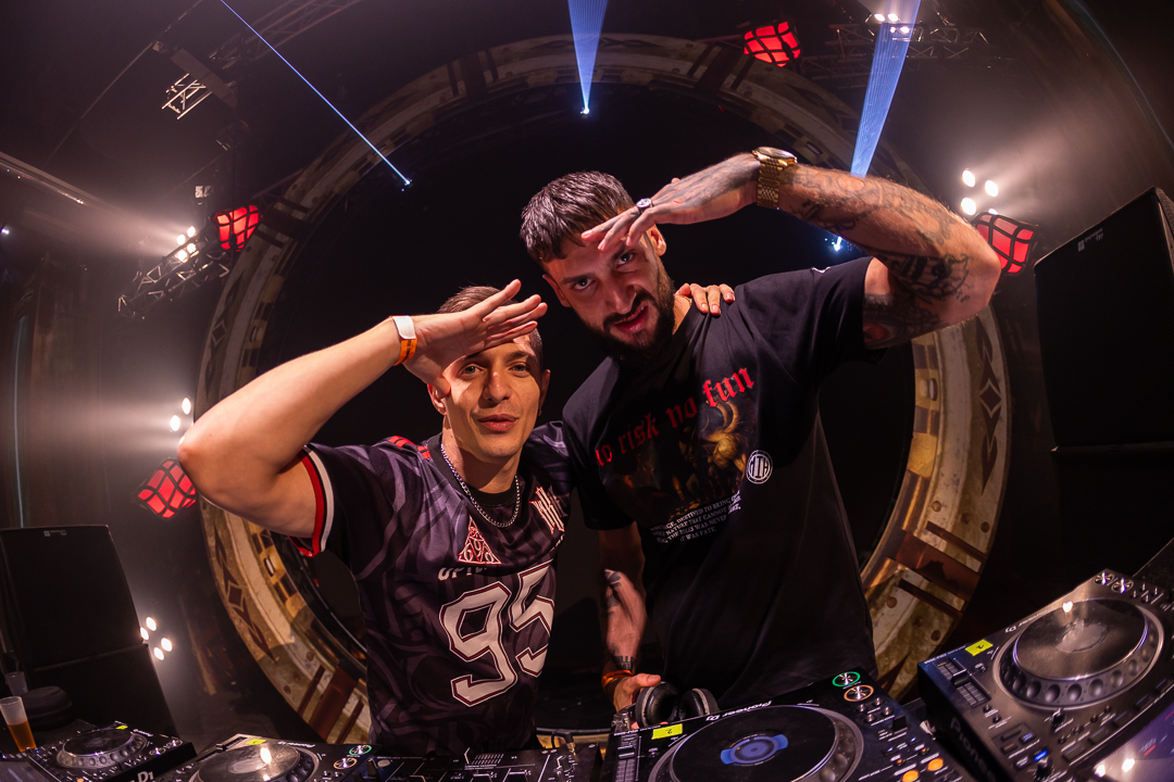 Hard Boat Festival by Wanyama-photo LR-17961