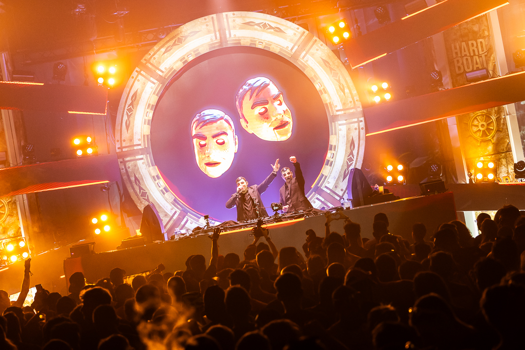 Hard Boat Festival by Wanyama-photo LR-20140