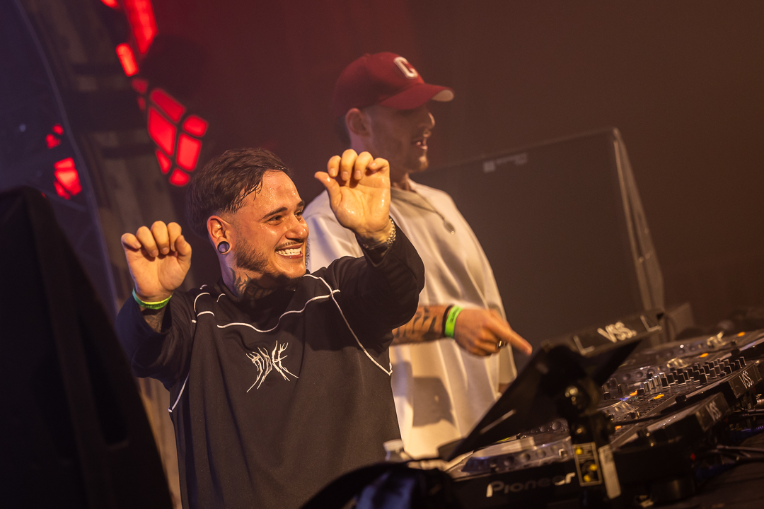 Hard Boat Festival by Wanyama-photo LR-20400