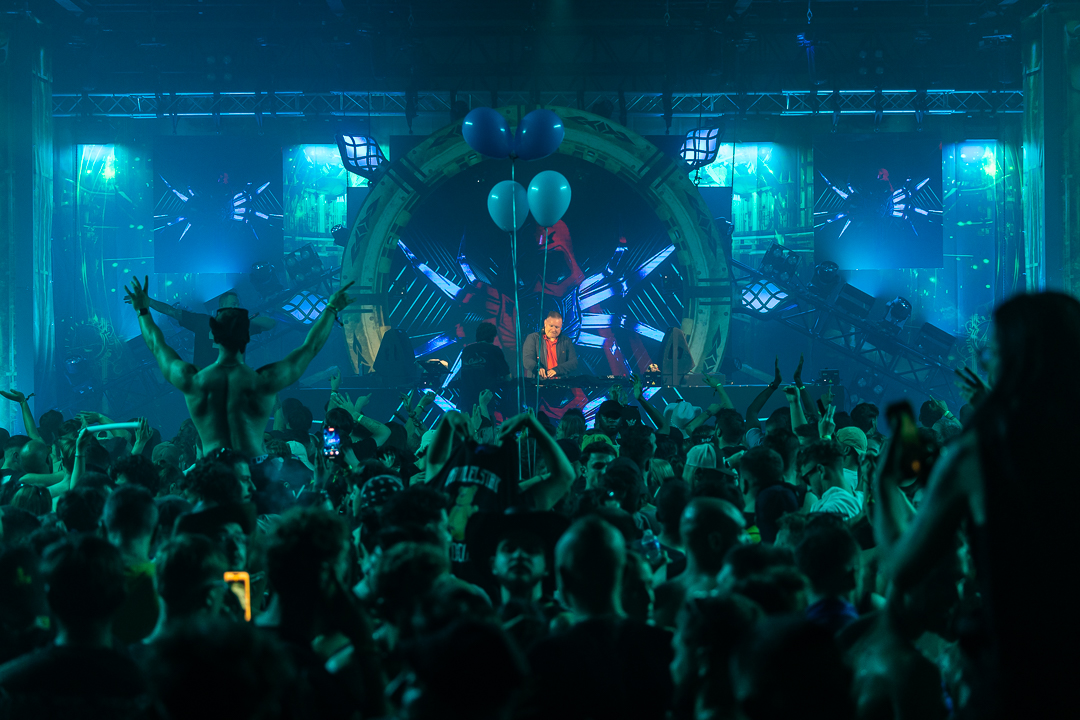 Hard Boat Festival by Wanyama-photo LR-20614