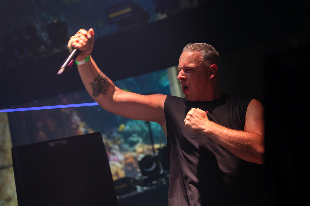 Hard Boat Festival by Wanyama-photo LR-20786