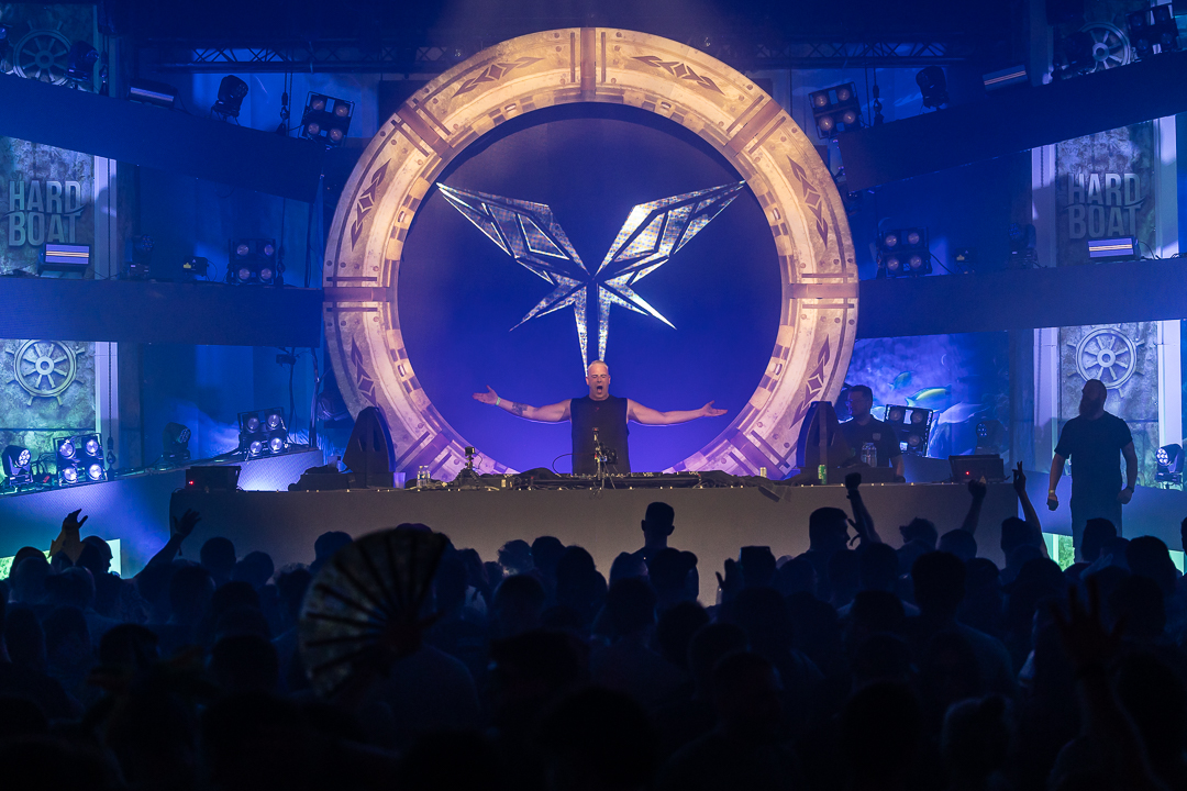 Hard Boat Festival by Wanyama-photo LR-21017