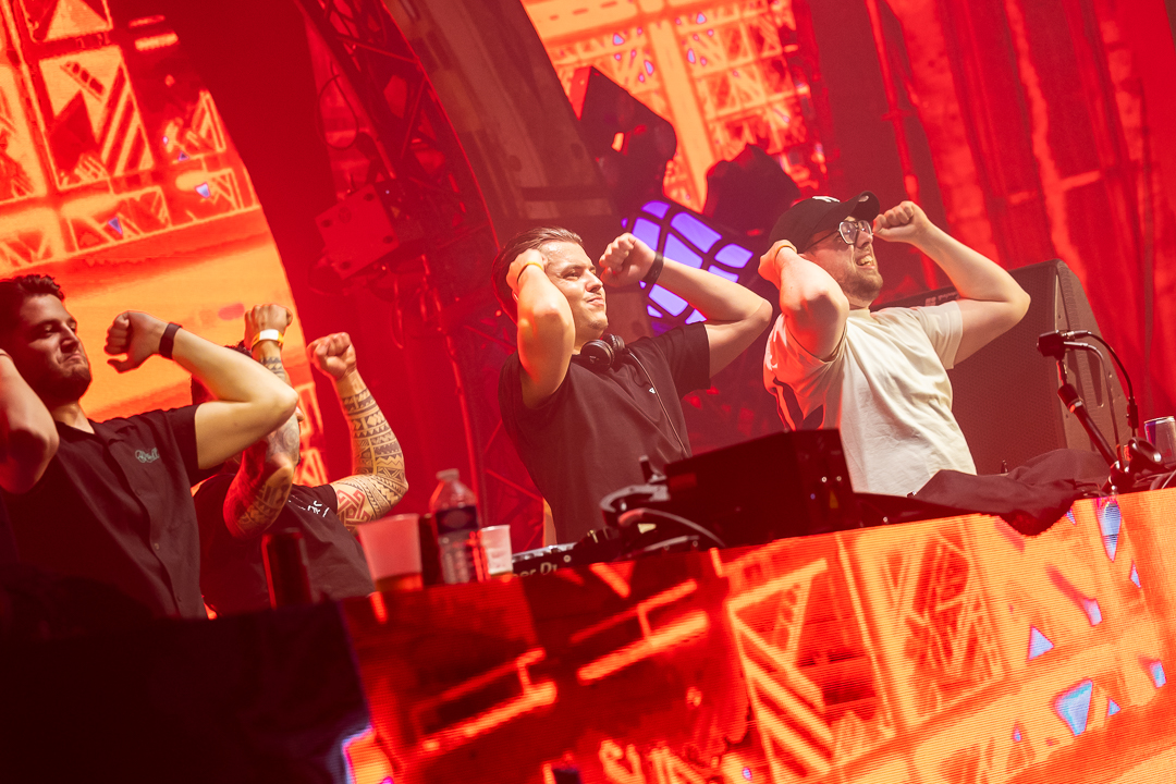 Hard Boat Festival by Wanyama-photo LR-21524