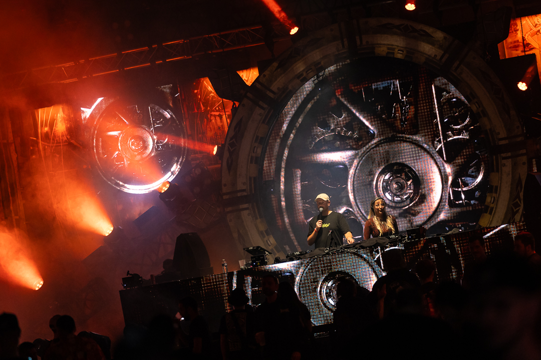 Hard Boat Festival by Wanyama-photo LR-28396